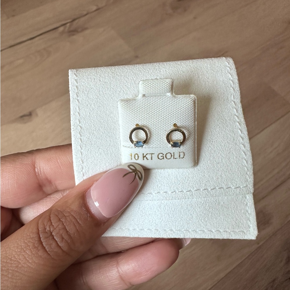 10k Solid Gold Circle Stud Earrings